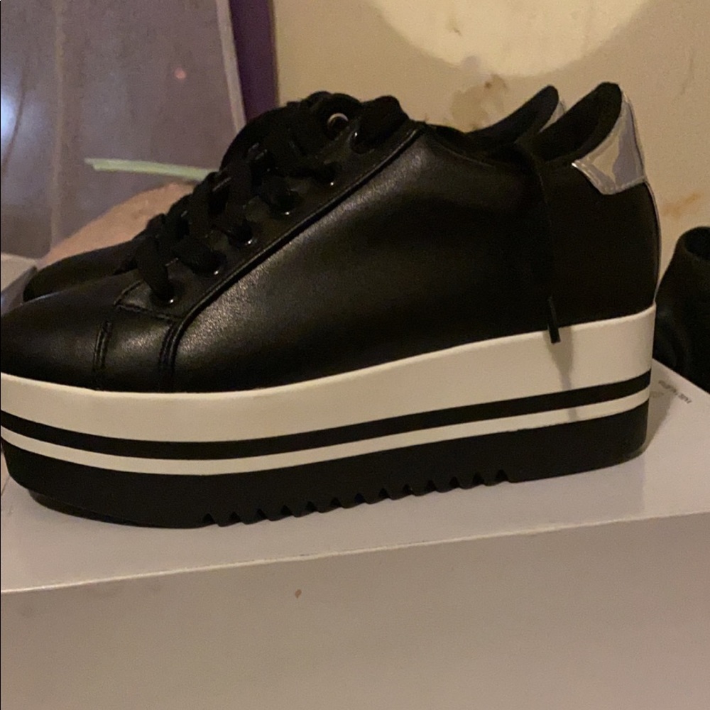 Steve Madden Alley Sneaker